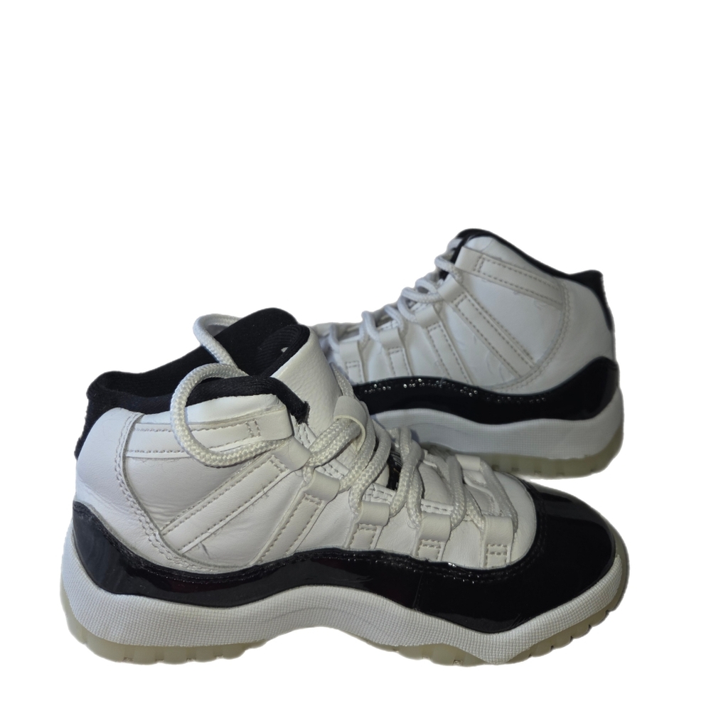 Air Jordan Nike 11 Graitude Kids Black and White Sneakers Size 12C - Picture 6 of 9